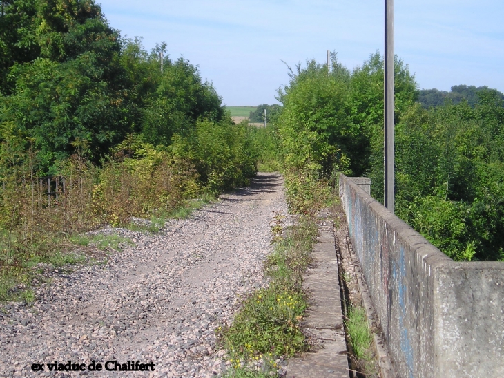 Ex viaduc du chemin de fer - Chalifert