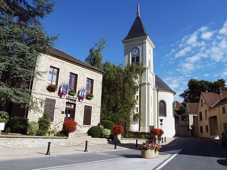 Le centre du village - Charny