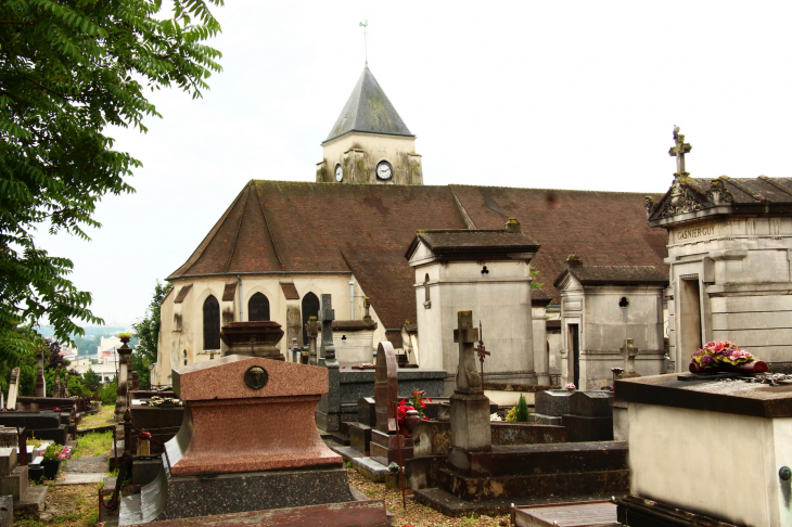 église et cimetière   -  www.baladesenfrance.info - Chelles