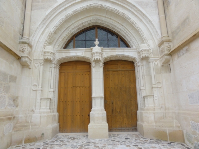 Eglise St Martin-Portail en 2012 après une restauration subventionnée par l'Etat, la Région Ile de France et le département de Seine et Marne pour aider la commune - Coulombs-en-Valois