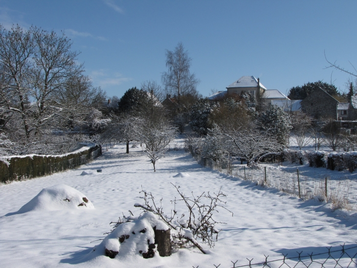 COULOMBS EN V-Ecole depuis la sente des dames de chelles - Coulombs-en-Valois