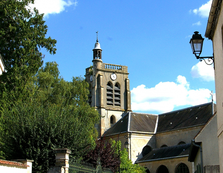 Www.baladesenfrance.info de Guy Peinturier - Crécy-la-Chapelle