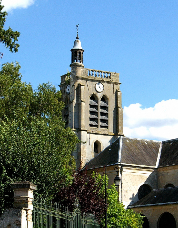 Www.baladesenfrance.info de Guy Peinturier - Crécy-la-Chapelle