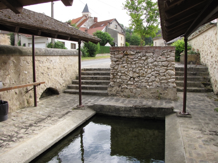 DHUISY-Lavoir rue de lizy