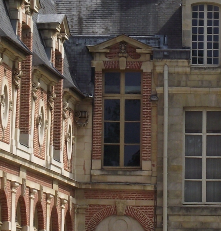 Une vue du château - Fontainebleau