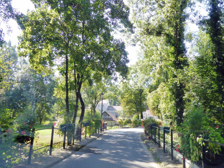 Le pont sur le Morin - La Celle-sur-Morin