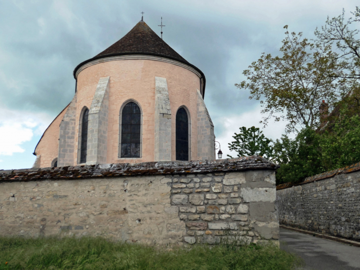 Le chevet de l'église - La Chapelle-la-Reine