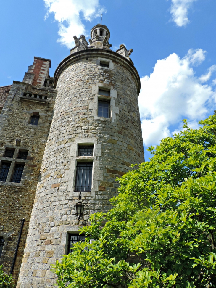 Tour d entrée - Le Châtelet-en-Brie