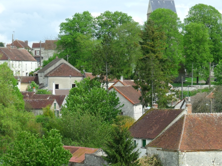 Vue d'ensemble des toits du centre du Village. - Lescherolles