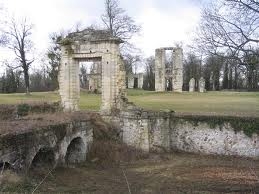 Les ruines du Château - Montceaux-lès-Meaux