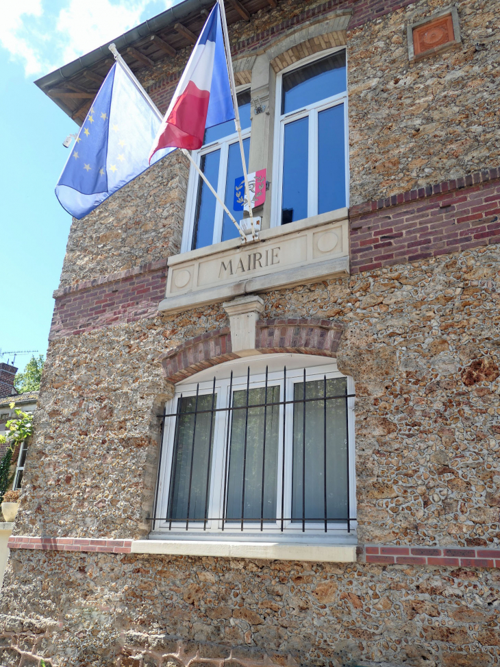 La mairie - Neufmoutiers-en-Brie