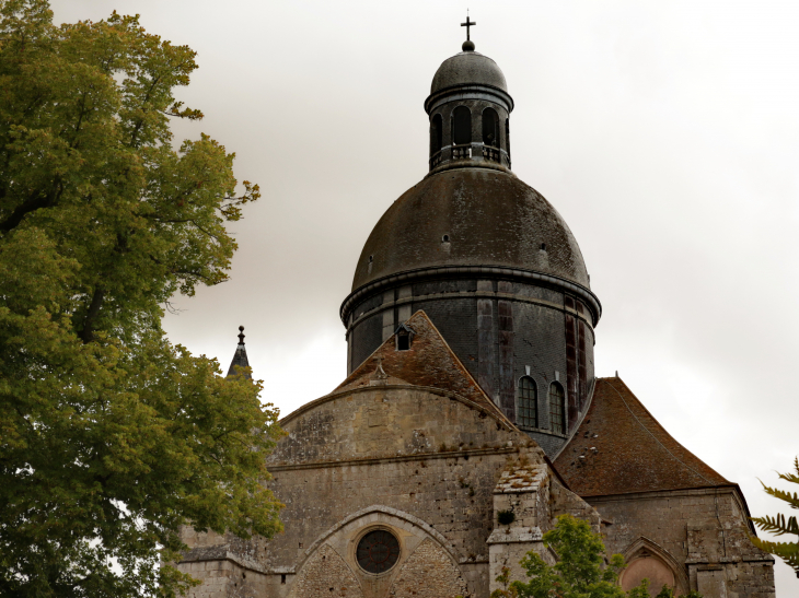 Collégiale Saint-Quiriace de Provins  - BALADESENFRANCE - GUY PEINTURIER