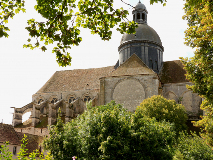 Collégiale Saint-Quiriace de Provins  - BALADESENFRANCE - GUY PEINTURIER