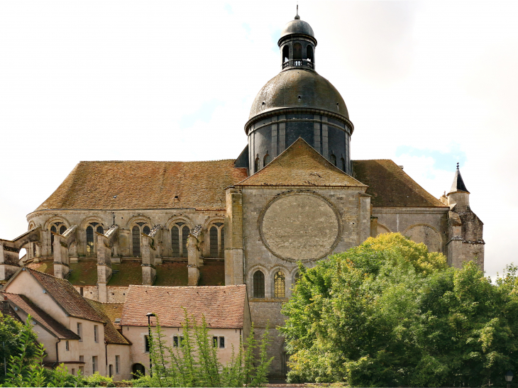 Collégiale Saint-Quiriace de Provins  - BALADESENFRANCE - GUY PEINTURIER