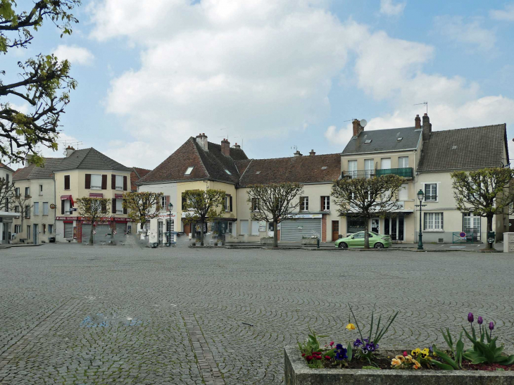 La place du Marché - Rebais