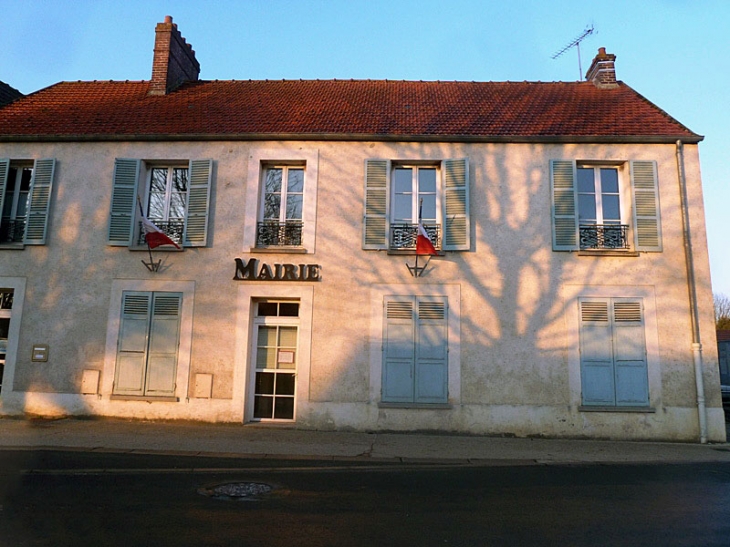 La mairie - Rouvres