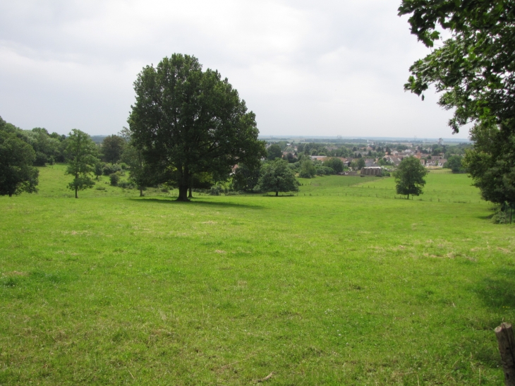 Vue sur Saint Mard depuis le réservoir - Saint-Mard