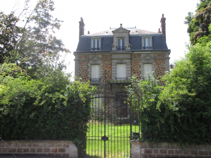 St MARD-Villa-Avenue de la gare - Saint-Mard