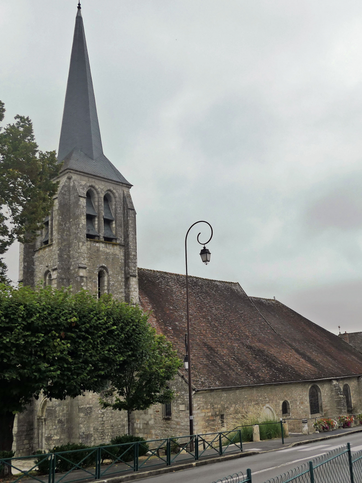 L'église - Saint-Pierre-lès-Nemours