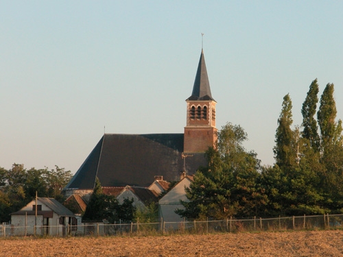 L'Eglise St Martin avec ciel bleu: DJP - Villuis