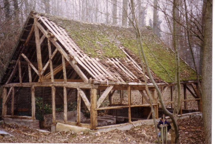 Lavoir avant démolition   D.J-P - Villuis