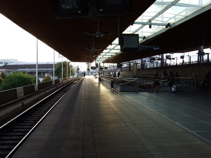 La station du RER ligne B - Saint-Denis