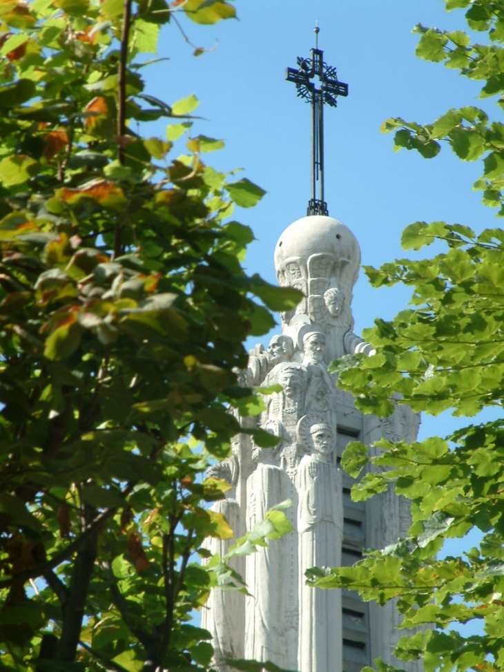 Le Campanile de l'Eglise St-Louis - Villemomble