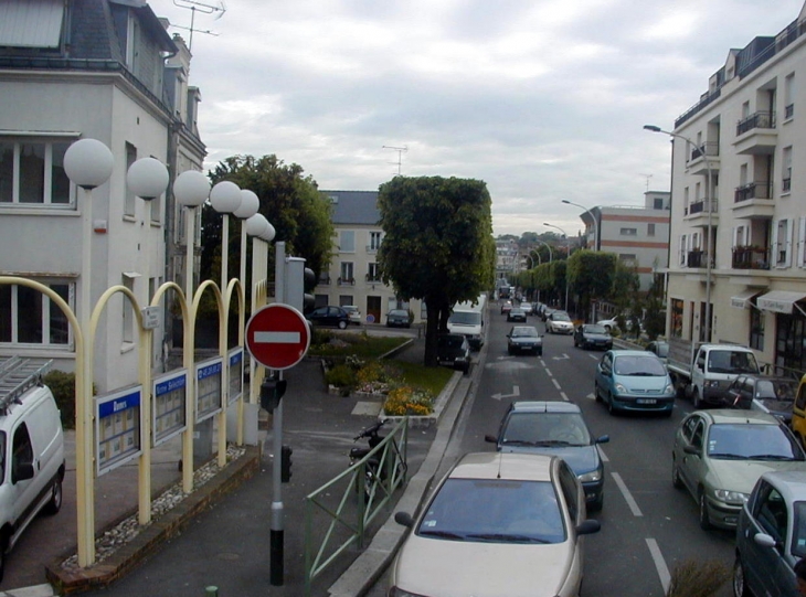 Début de l'Av. du Raincy à Villemomble