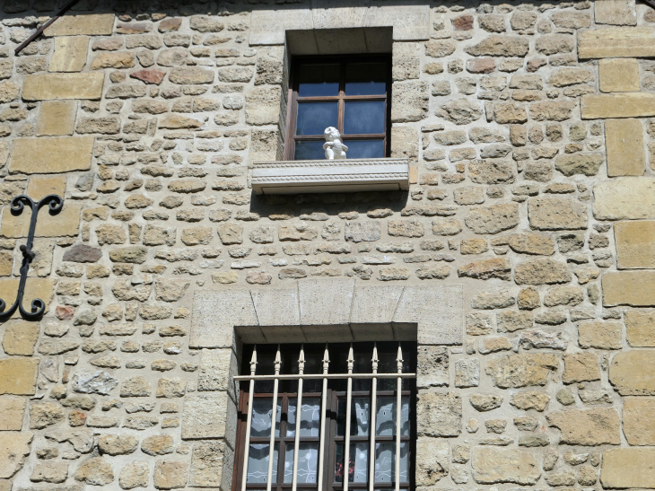 Fenêtres dans le village - Ableiges