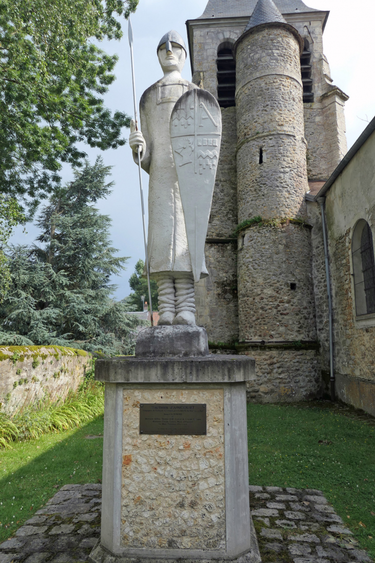 La statue de Thibaut d'Haincourt compagnon de Guillaume le Conquérant