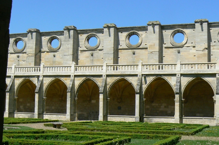 Abbaye de Royaumont cloître - Asnières-sur-Oise