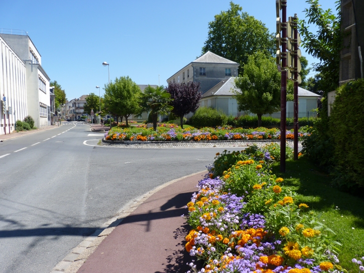 L'avenue Anatole France. - Beaumont-sur-Oise