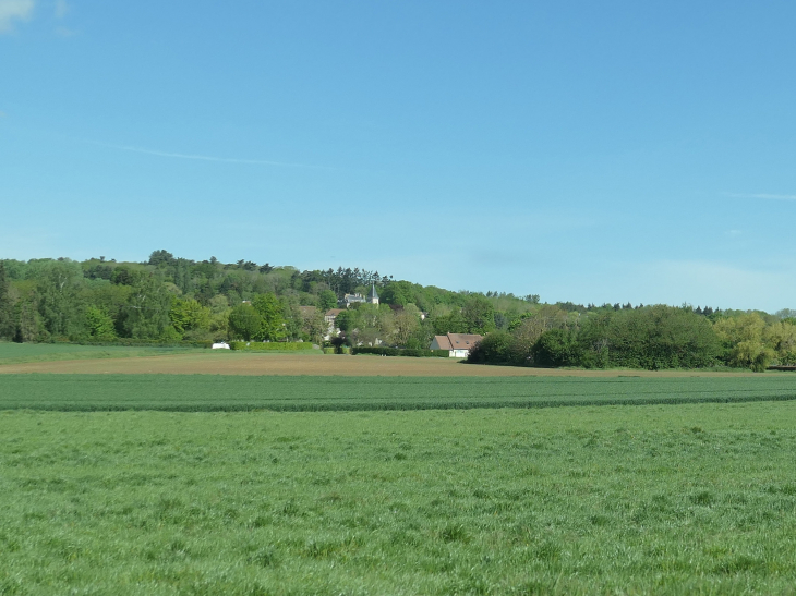 Le village vu de loin - Frémainville