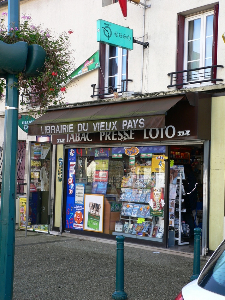 Rue de Verdun : Maison de la presse - Garges-lès-Gonesse