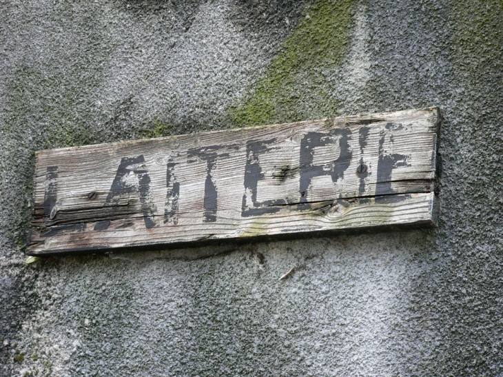 Vieux pays: Rue duvivier , vestige de la ferme DOUBLET - Garges-lès-Gonesse