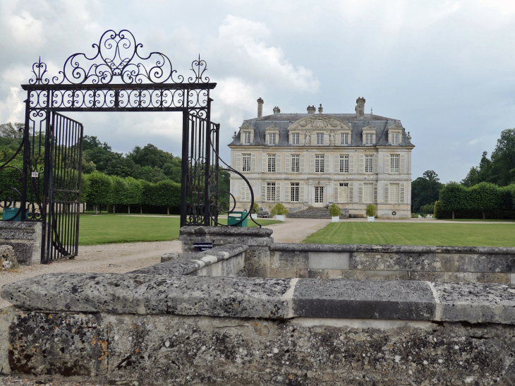 Le château - Guiry-en-Vexin