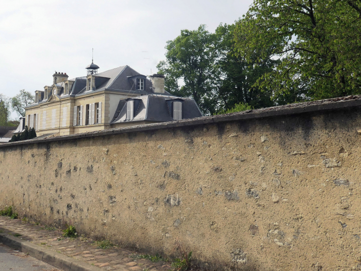 Le château - Luzarches