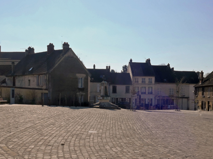 La place du Général Leclercq - Marines