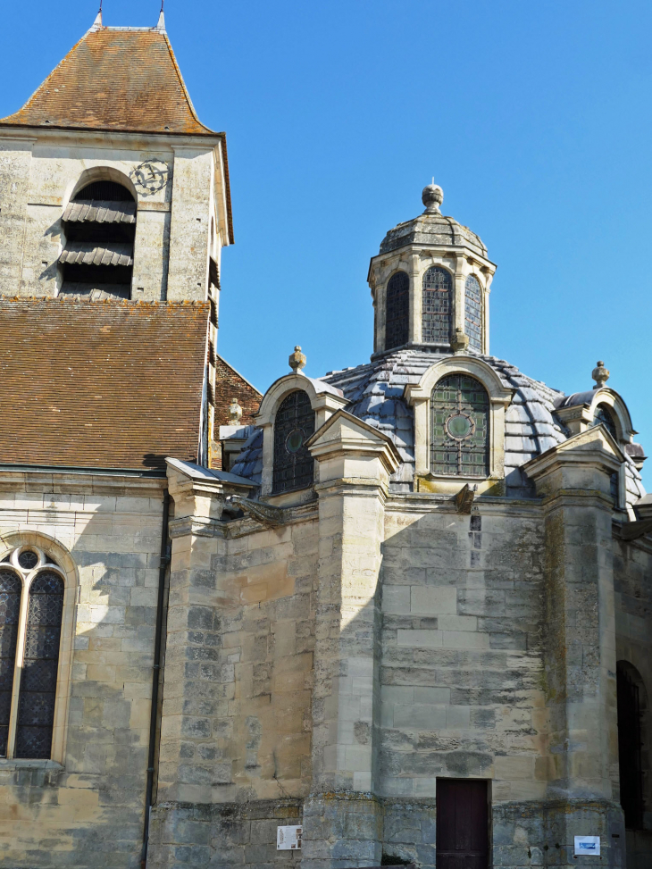 L'église Saint Rémi et la chapelle du Sacré Coeur - Marines