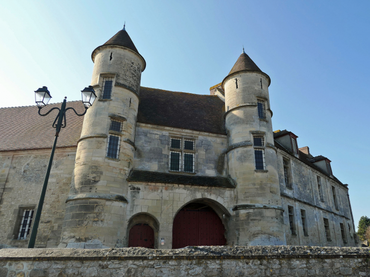 L'entrée du manoir - Moussy