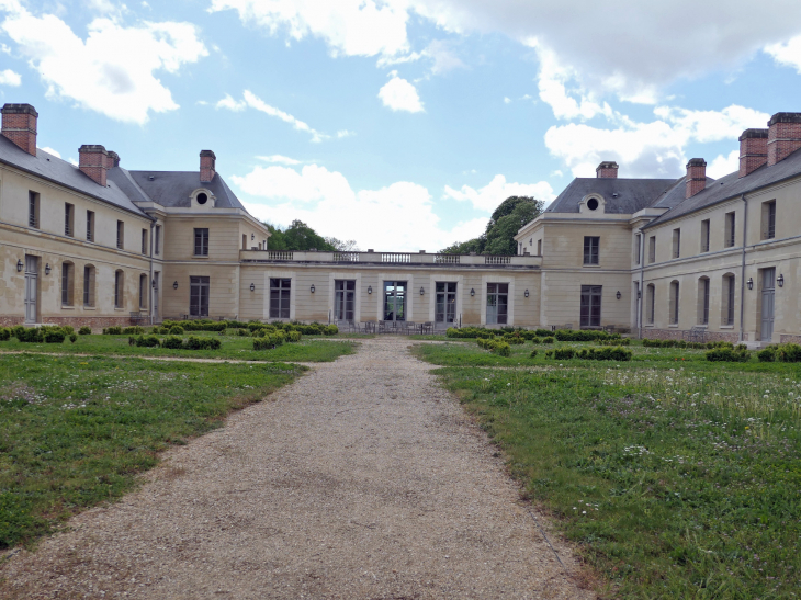 Le château - Neuville-sur-Oise