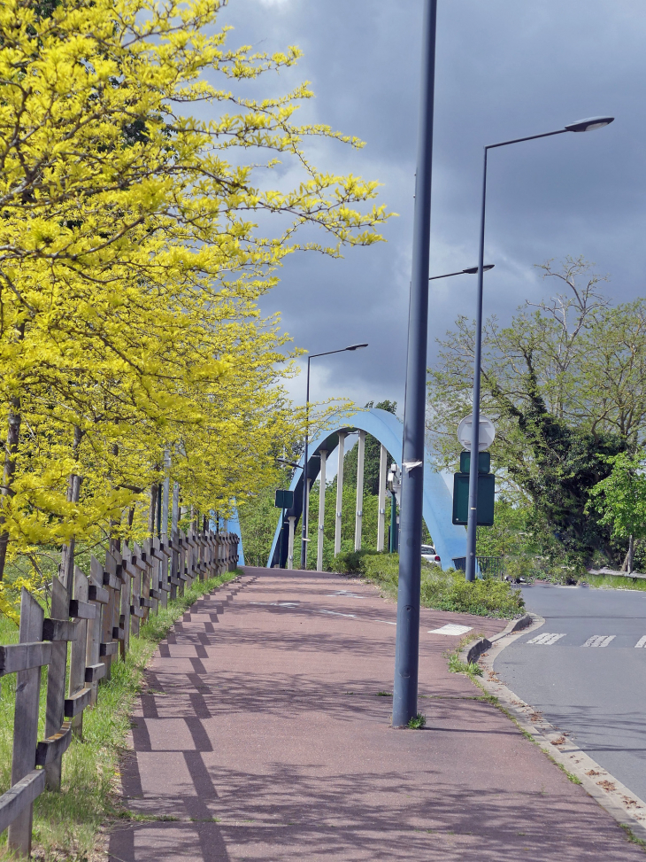 Le pont sur l'Oise - Neuville-sur-Oise