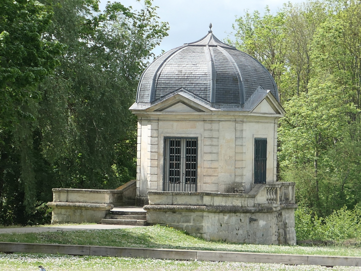 Le pavillon d'amour - Neuville-sur-Oise