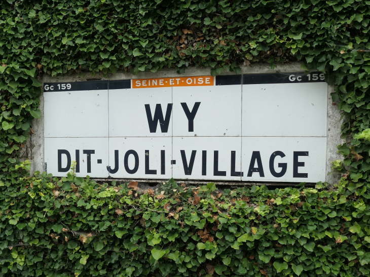 L'entrée du village - Wy-dit-Joli-Village