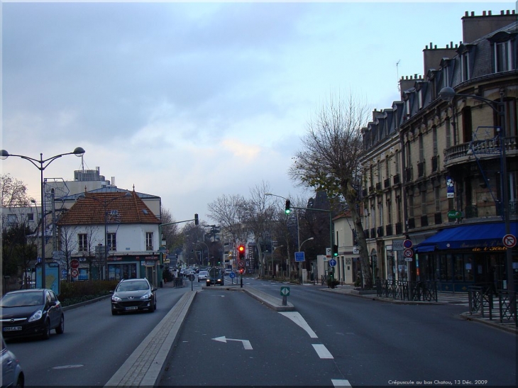 L'avenue Foch à Chatou en allant vers Le Vésinet