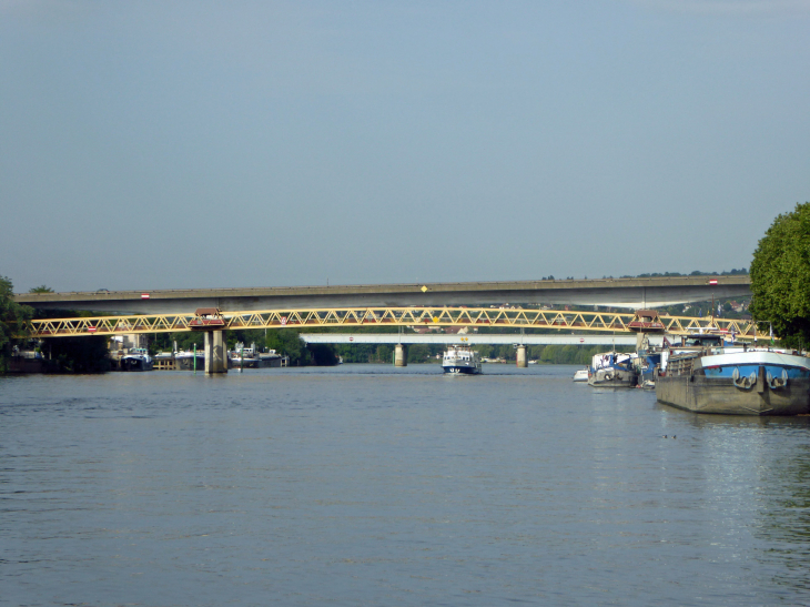 Le pont Eiffel sur la Seine - Conflans-Sainte-Honorine