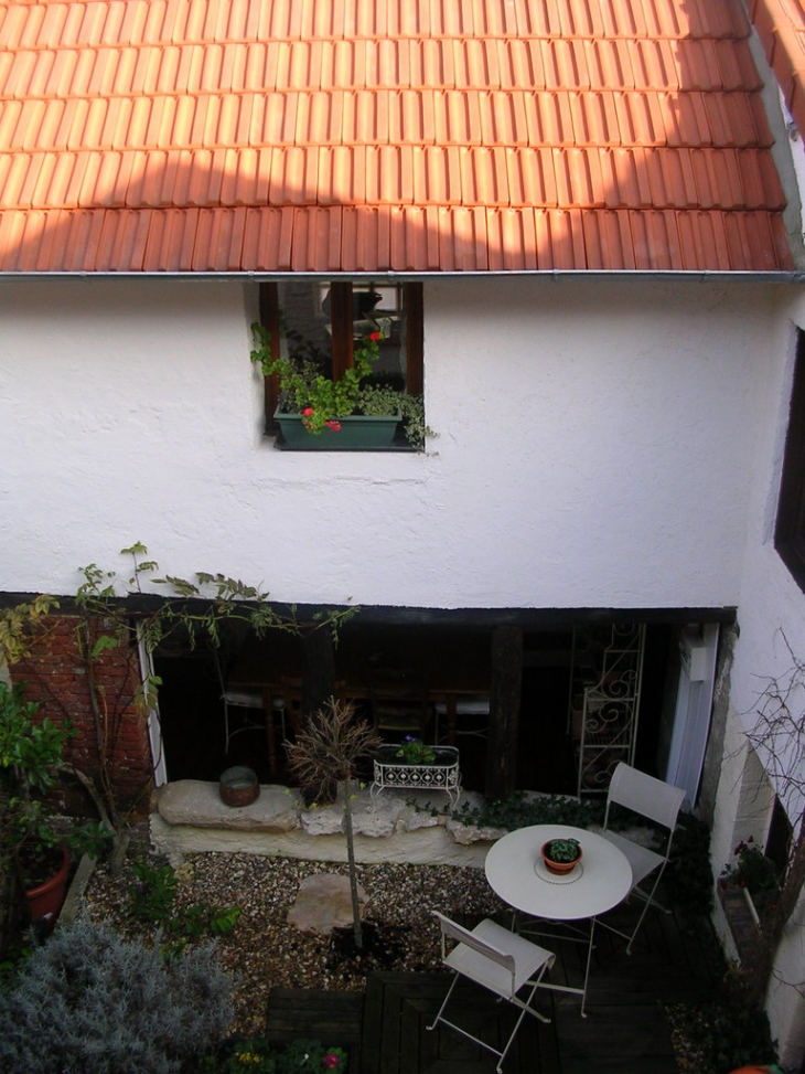 Bâtiment où se trouve la chambre d'hôtes - Freneuse