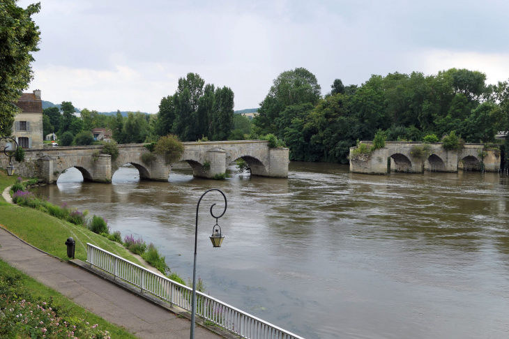 Le vieux pont peint par Corot - Limay