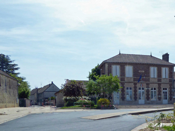 La mairie - Longnes