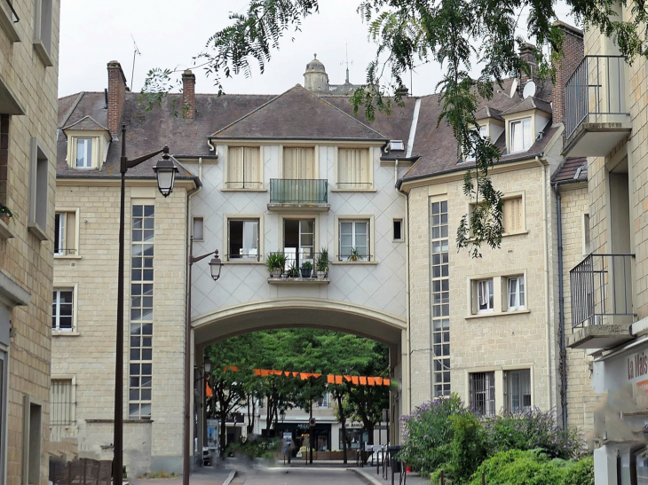 La porte des Comptes - Mantes-la-Jolie